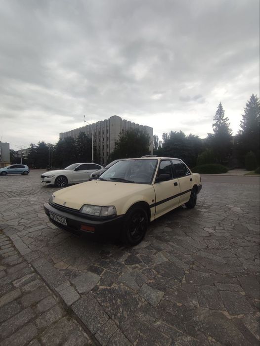 Honda civic (квадрат)