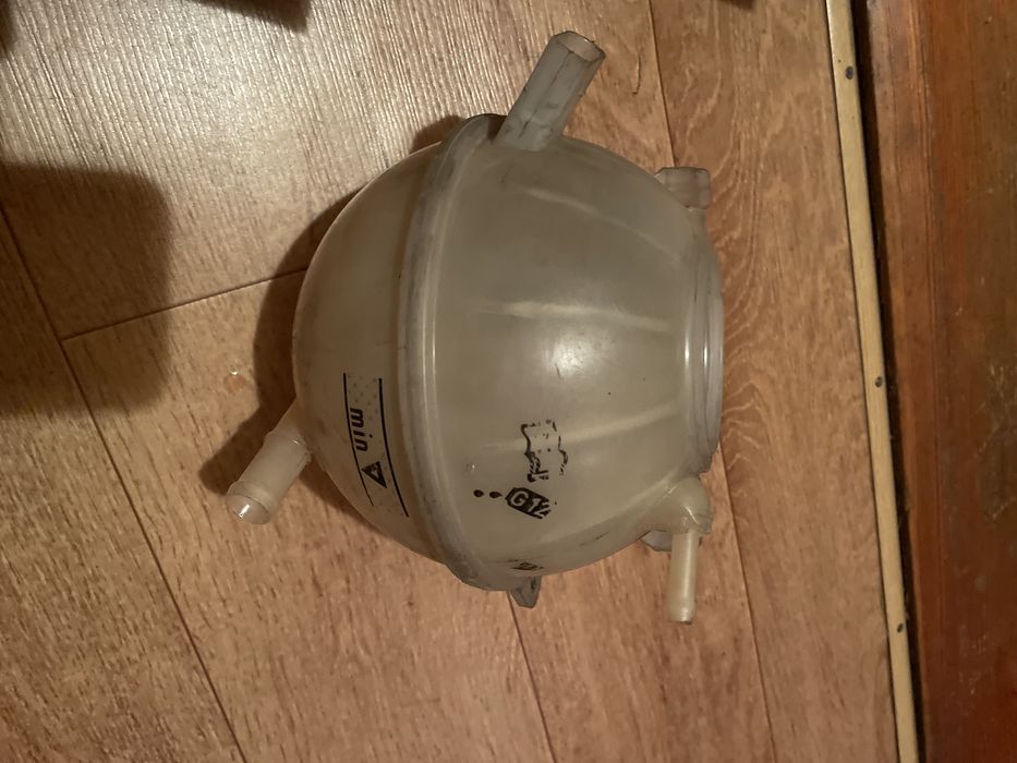 Расширительный бачок Фольксваген Кадди