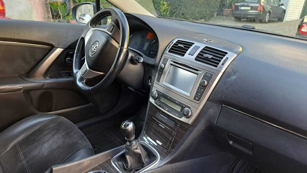 Toyota Avensis T27 Carrinha 2.0 D-4D (ADT270_) 124 cv Diesel