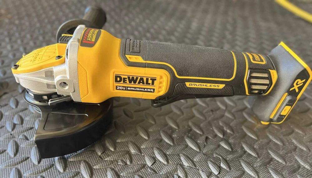 Аккумуляторная болгарка DeWALT DCG415 20v новая