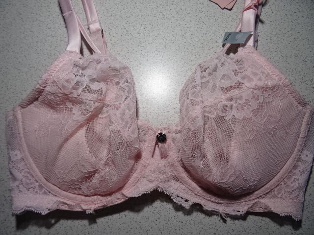 Boux Avenue śliczny delikatnie różowy 70 DD