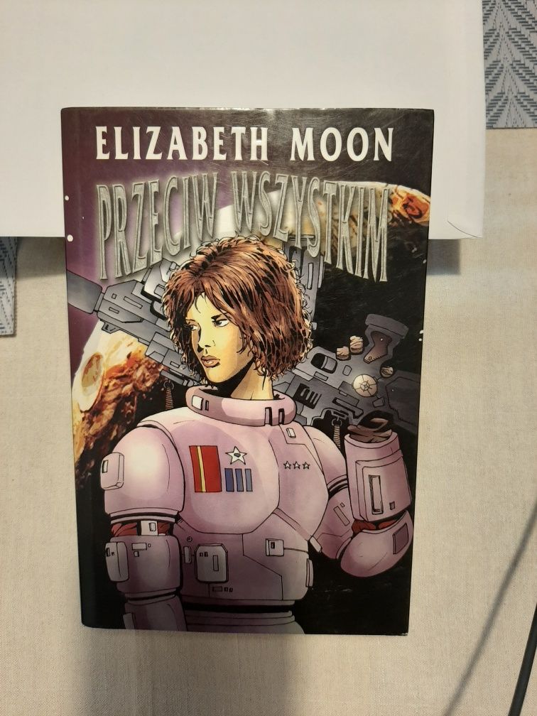 Książka Elizabeth Moon - Przeciw Wszystkim  (j.pol)