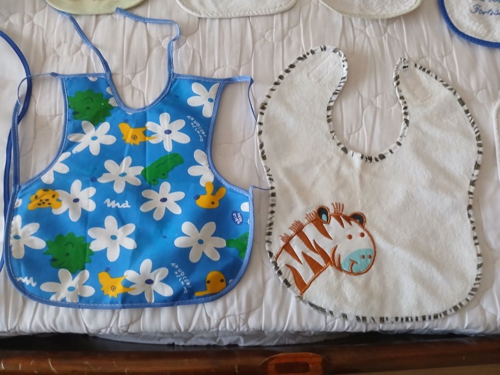 Babetes e saquinhos para bebé