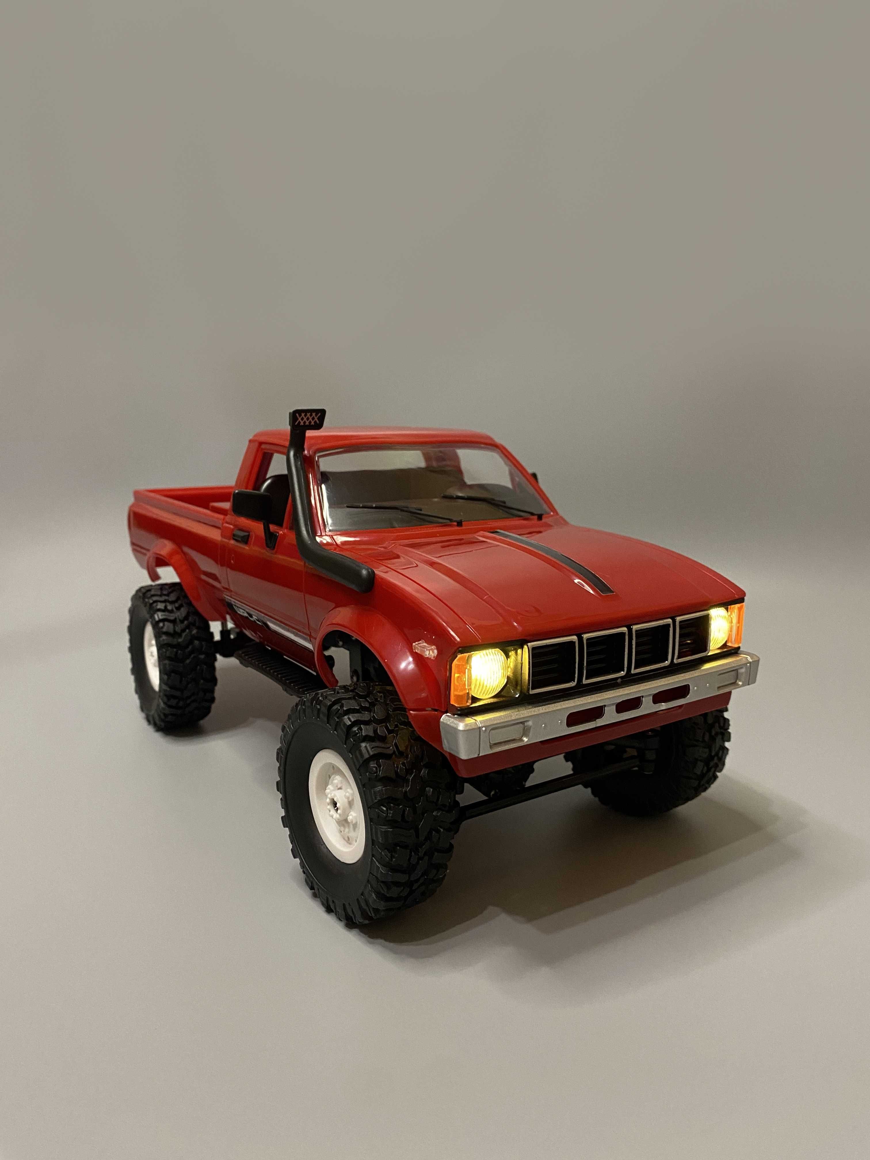 Радиоуправляемая машинка Toyota 1:16 WPL C-24