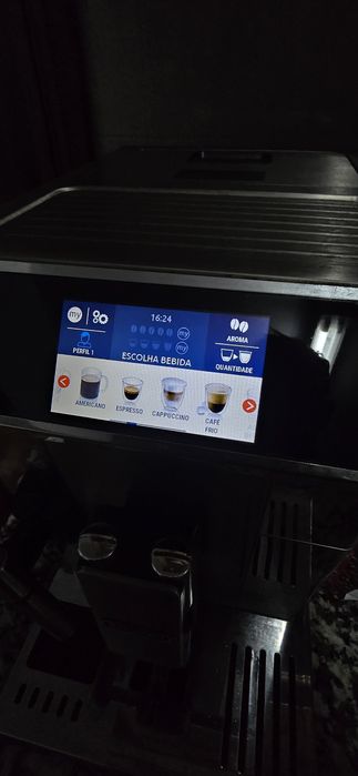 Máquina de Café Expresso Automática - DELONGHI PrimaDonna Elite Experi
