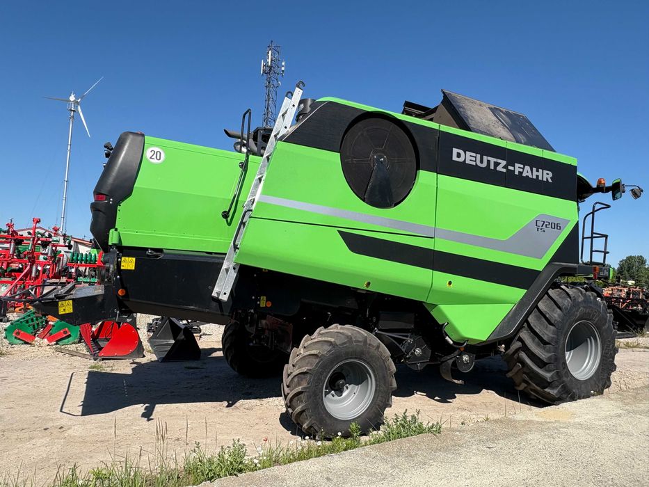 Kombajn zbożowy Deutz-Fahr C7206 TS heder do kukurydzy, zboża, rzepaku