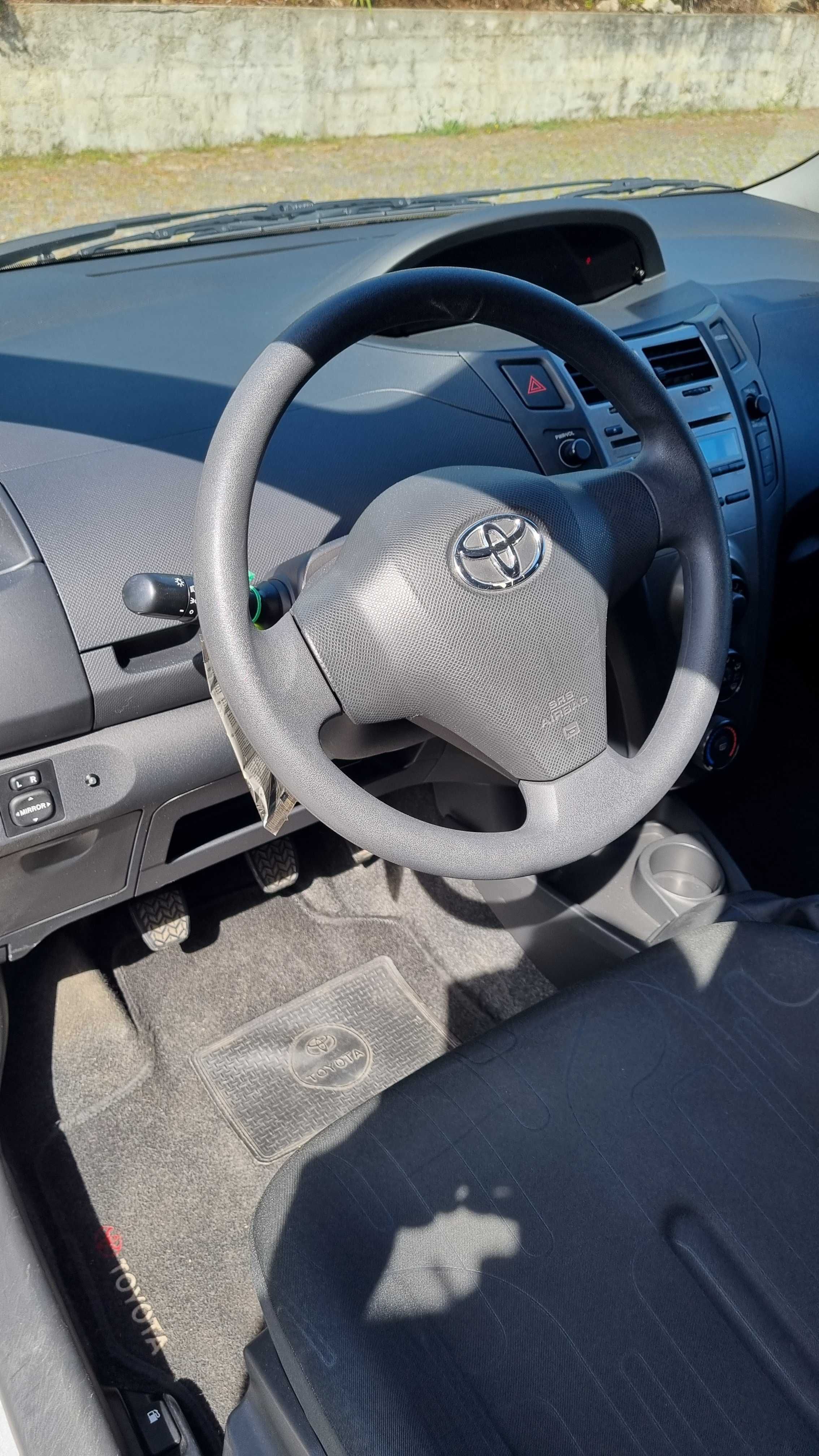 Toyota Yaris - Impecável, Económico, Confiável e Pronto a Rodar