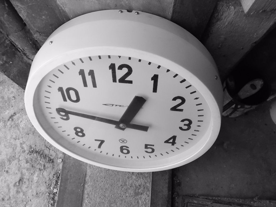 Продам часы настенные "Стрела" электромеханические импульсные, Uвх-24в