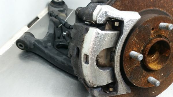 Pinça travão / maxila de travão frente esquerda FORD Fiesta VI (CB1, C