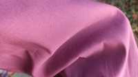 Kupon fioletowej tkaniny ze strechem