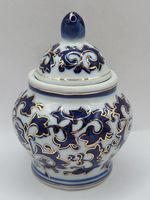 Porcelanowy pojemnik na imbir