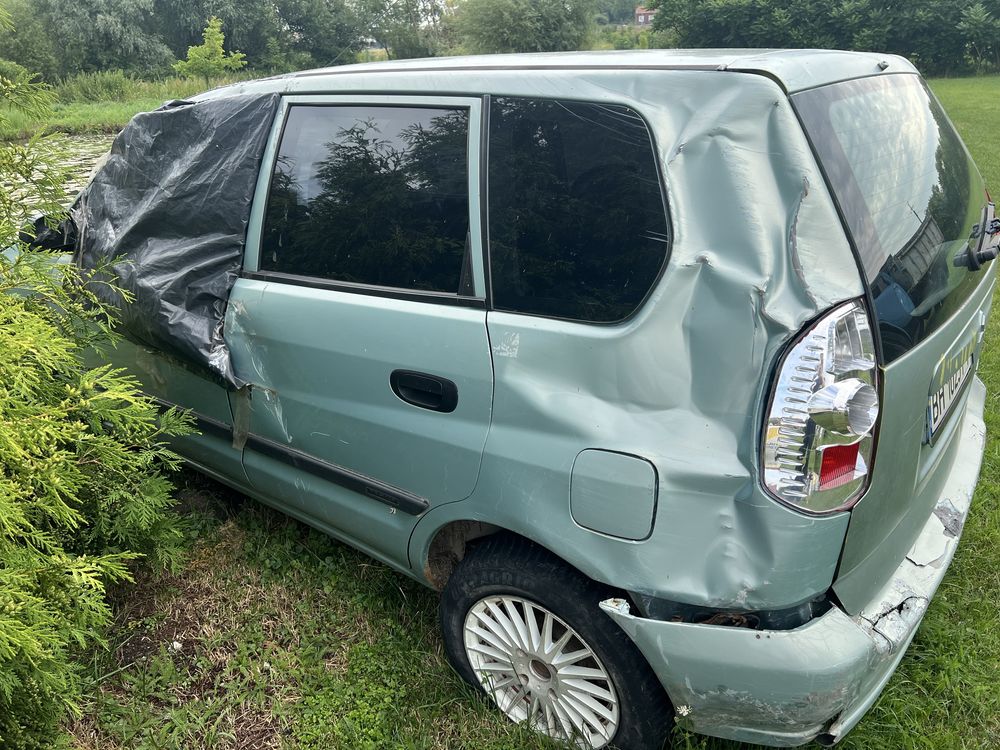 Автомобіль Mitsubishi space star