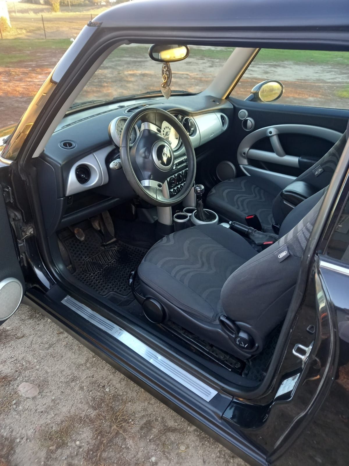 Mini one 2002r 130km