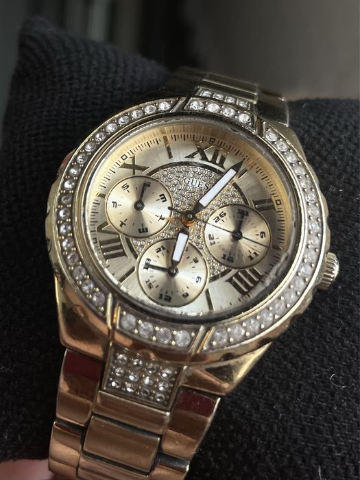 Годинник Guess