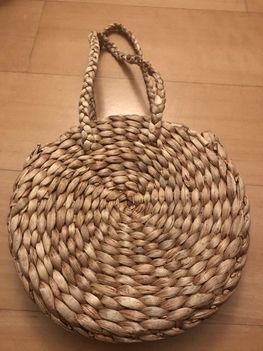 Vendo carteira de Ráfia