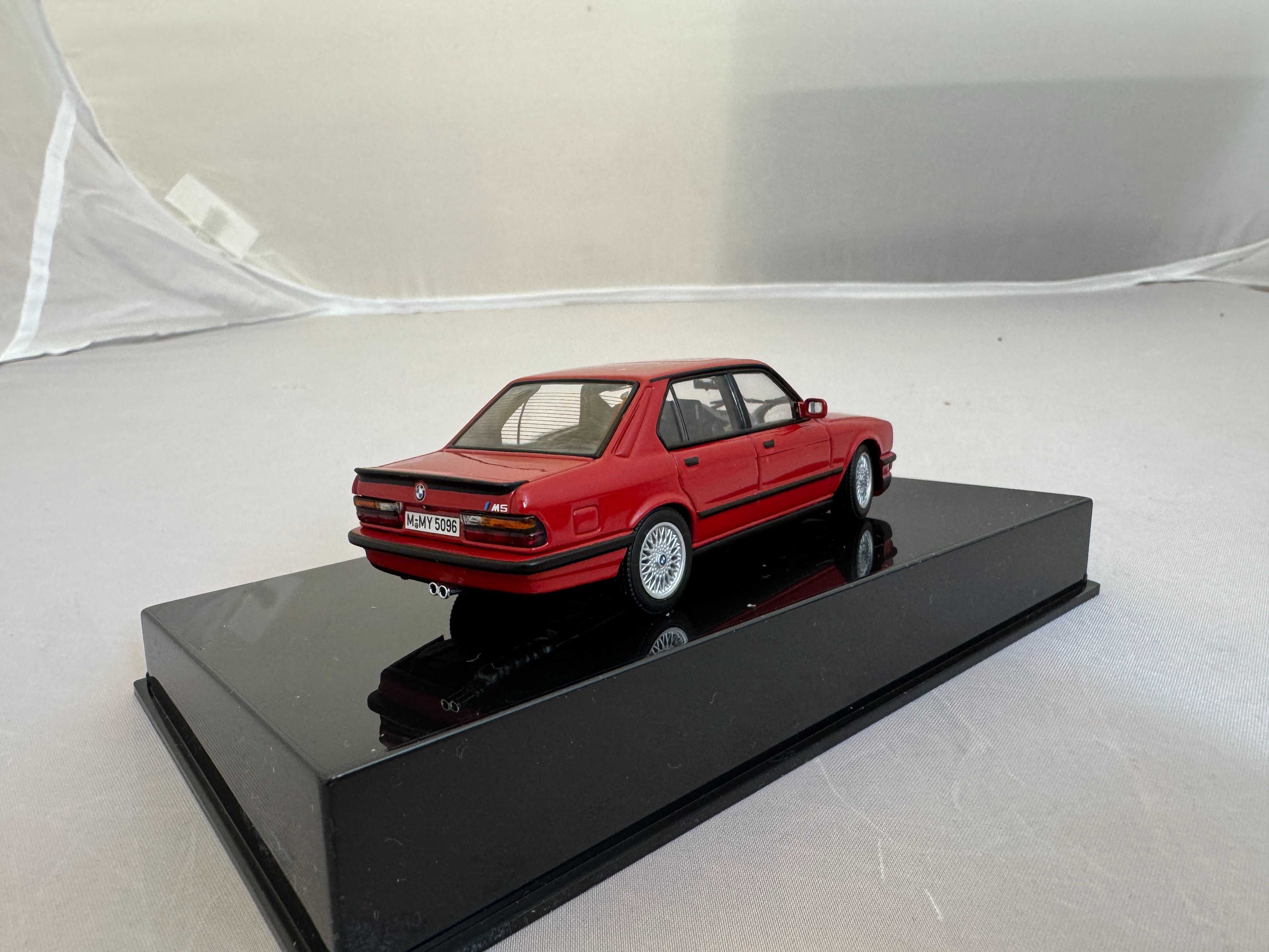 BMW M5 (E28) – autoart 1:43 – Kolekcjonerski model