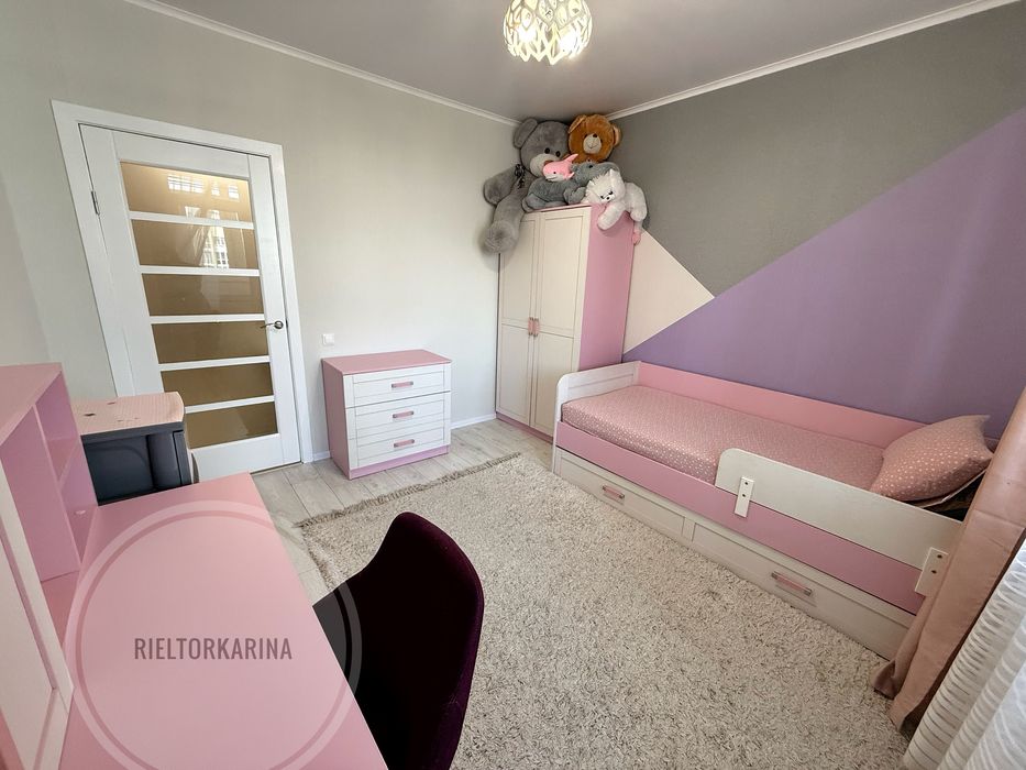 «ЖК Рівʼєра» Намив 2к велика квартира в продажі з усім