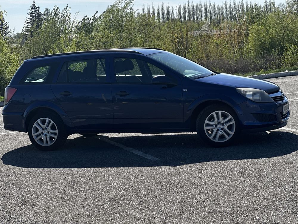 Opel Astra H 2009. Blue edition