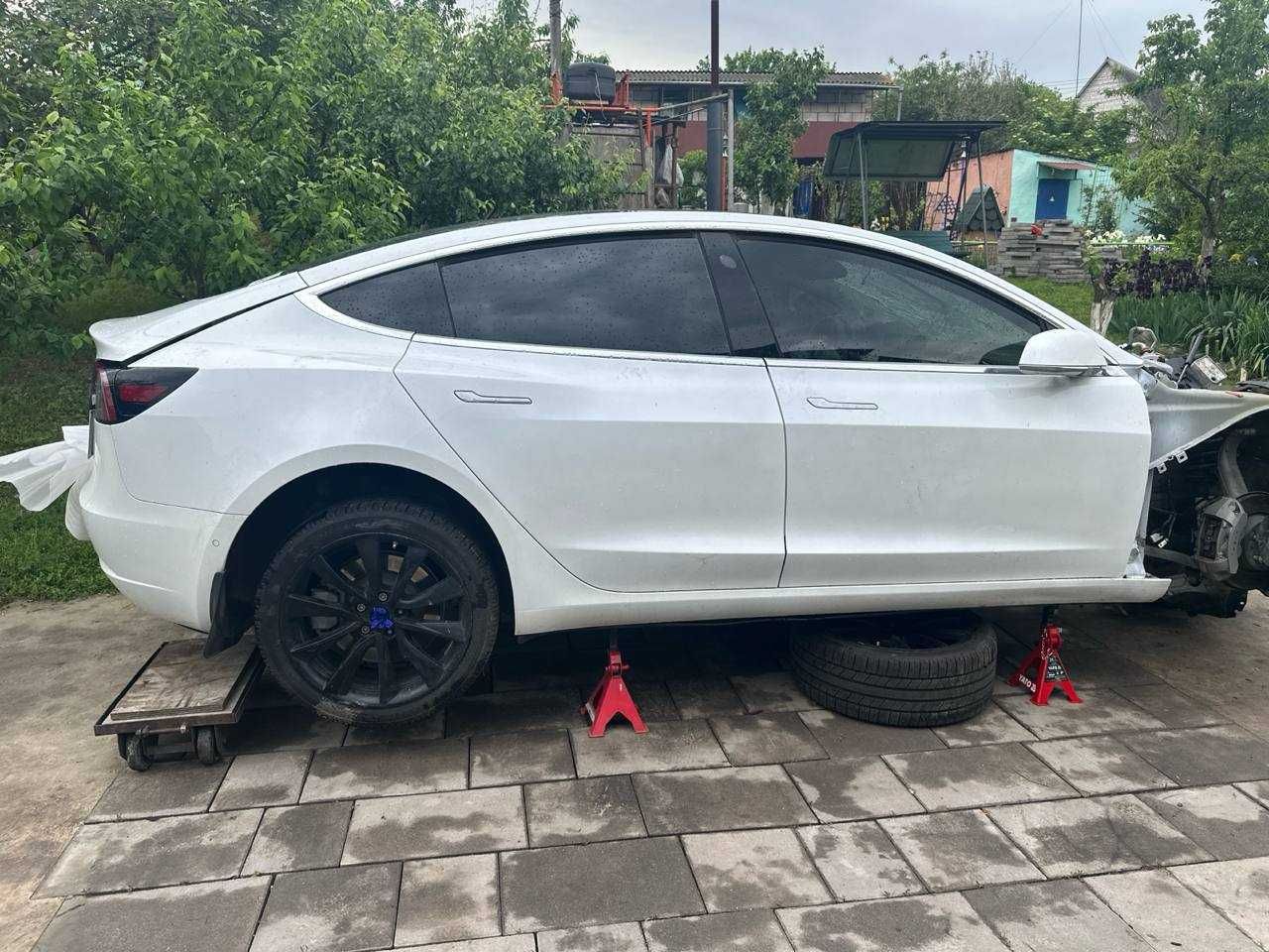 Разборка -Tesla model 3
