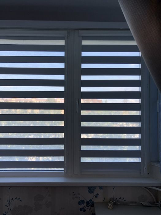 Рулонные шторы с установкой. Жалюзи день-ночь, римские шторы на окна