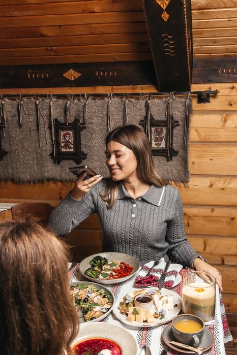 Вязаний косюи жіночий -двійка