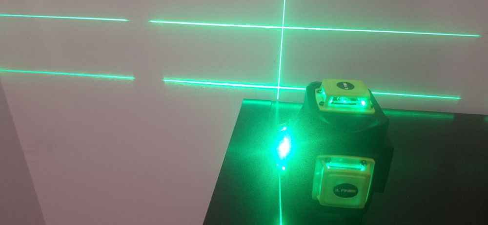 Nível laser 16 linhas 2 baterias 360 3D Autonivelante NOVO