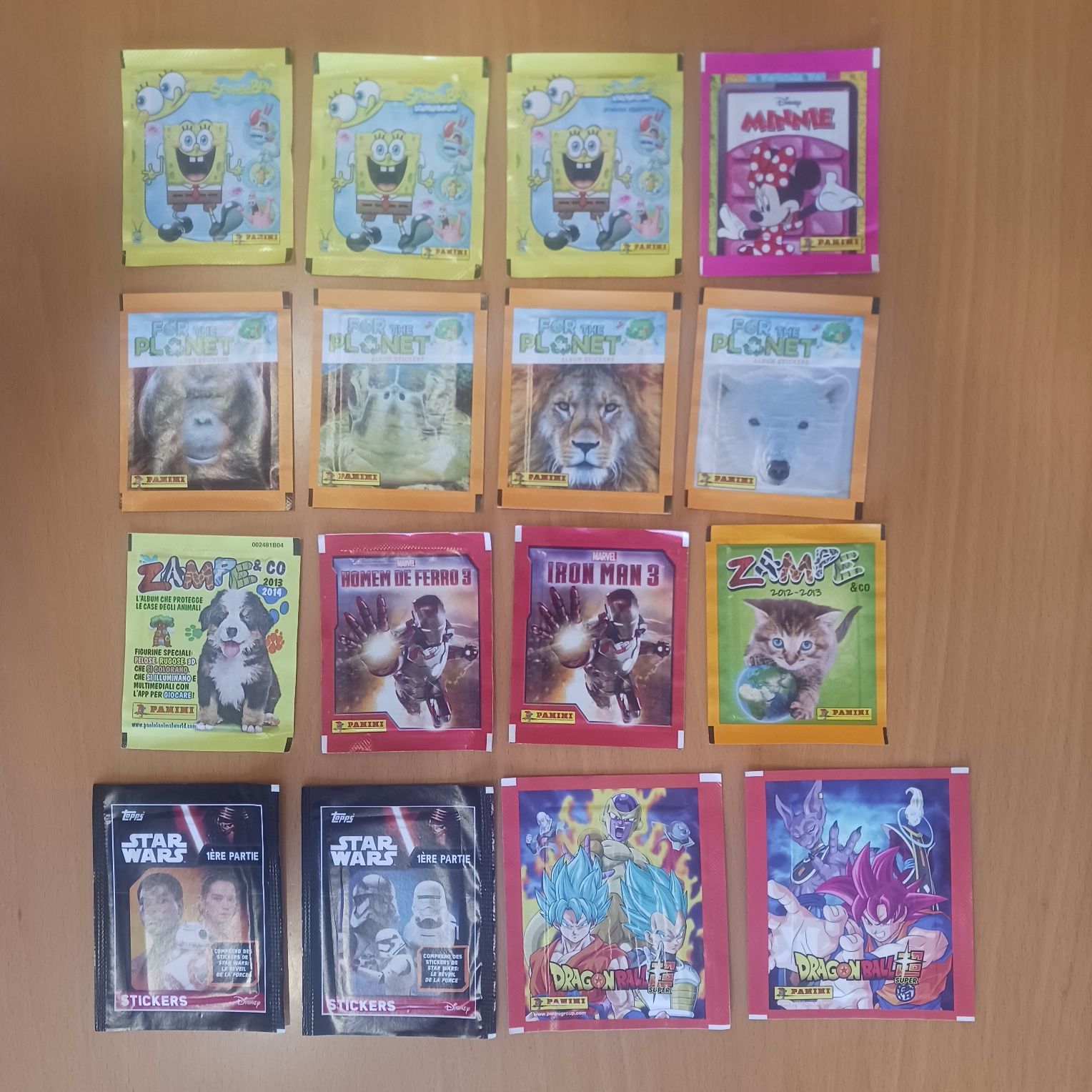 Lote x69 saquetas / carteiras de cromos diferentes
Panini e Topps