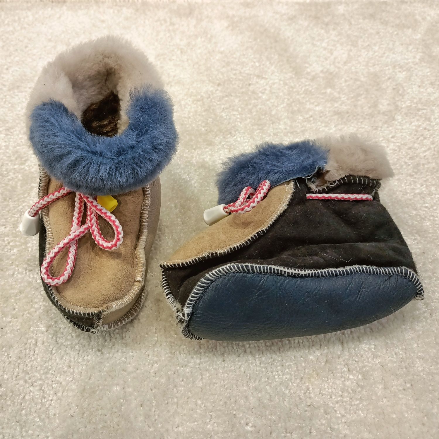 Зимове тепле взуття на дитину пінетки пінеточки валянки валяночки