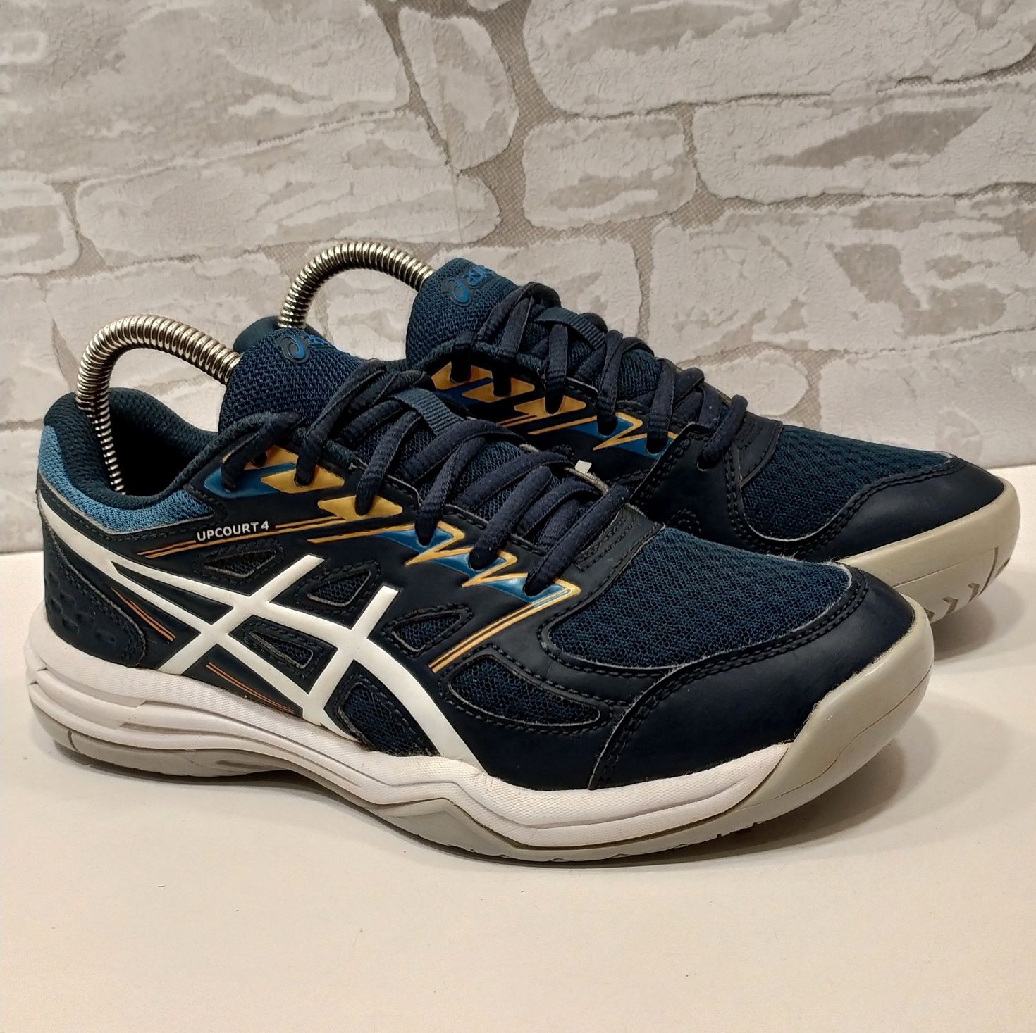 кросівки Asics Upcourt 37р/23см