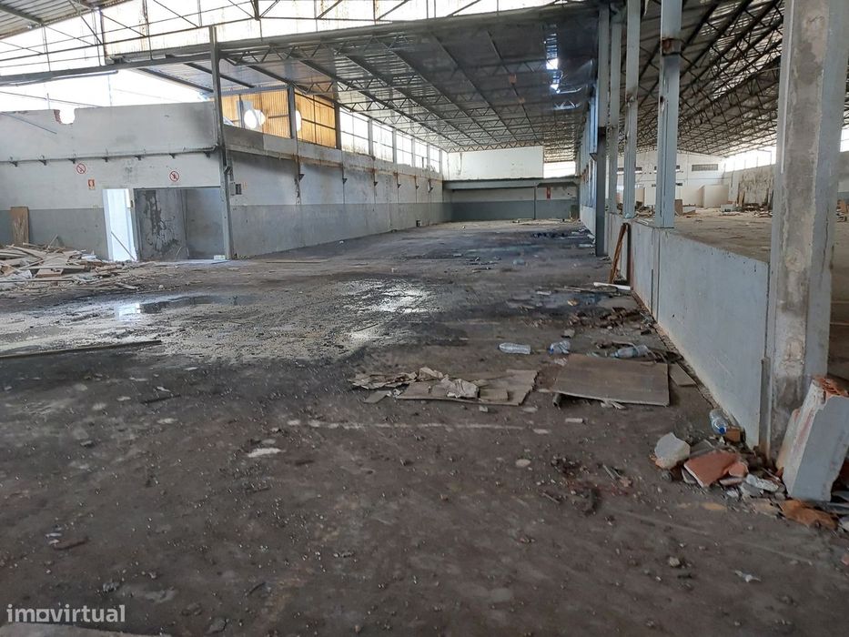 Armazém à venda , zona industrial de vilar dos prazeres