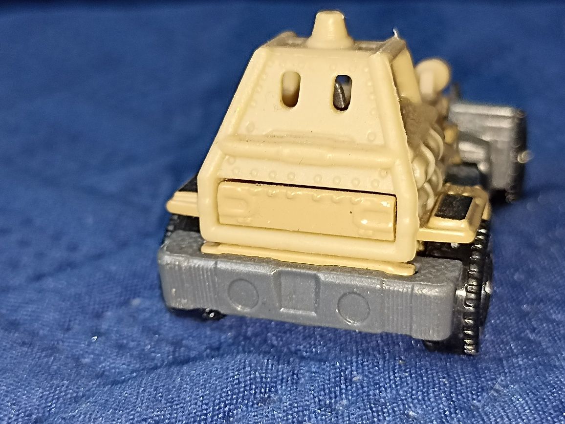 Model wojskowego samochodu zwiadowczego Sahara Sweeper od matchebox