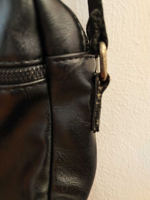 Bolsa a tiracolo de couro sintético