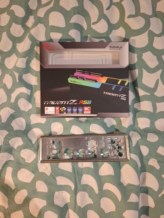 BUNDLE Ryzen 7 5800X + MSI B550-A PRO + 32GB TRIDENT Z RGB