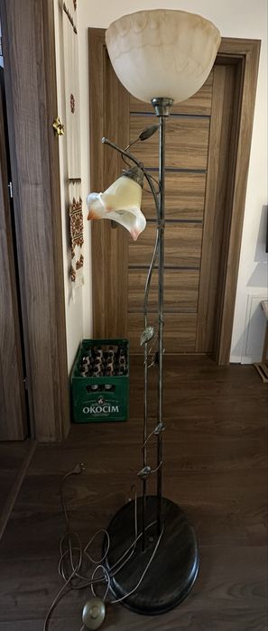 Lampa stojąca w stylu vintage
