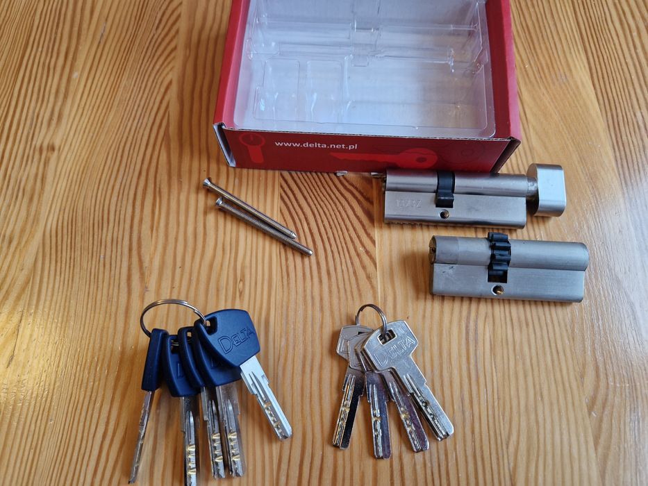 Wkładki do drzwi Delta