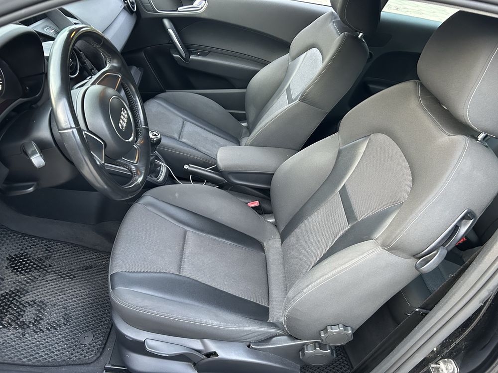 Audi A1 1.4 benzyna S-line mega zadbany z nowym rozrzadem