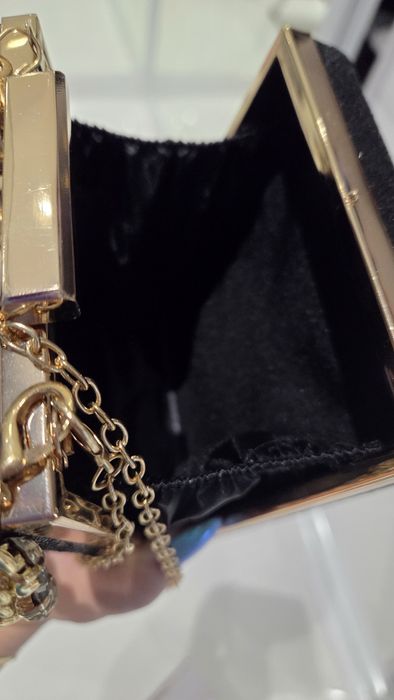 Nowa torebka wizytowa czarno złota cyrkonie łańcuszek