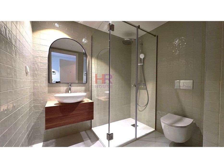 Arrenda-se T1 Novo - Santa Clara