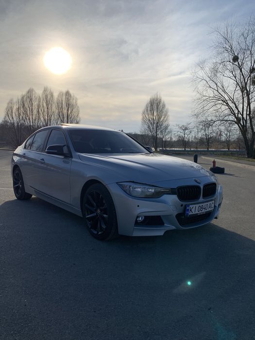 Продаю BMW 320i 2016год