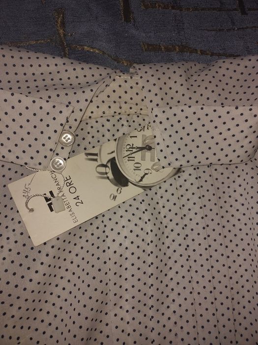 Блузка білого кольору в горошок, дуже красива нова