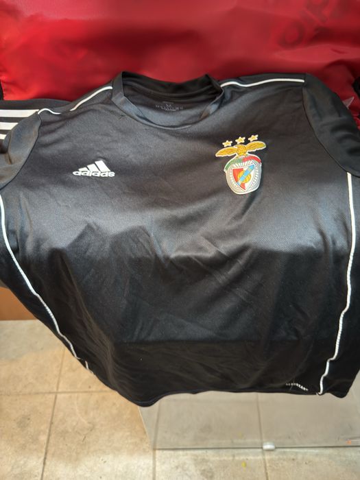 Tshirt preta Adidas do SLBenfica