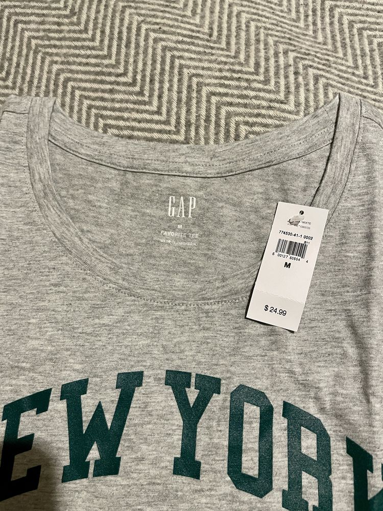 Футболка жіноча з принтом GAP