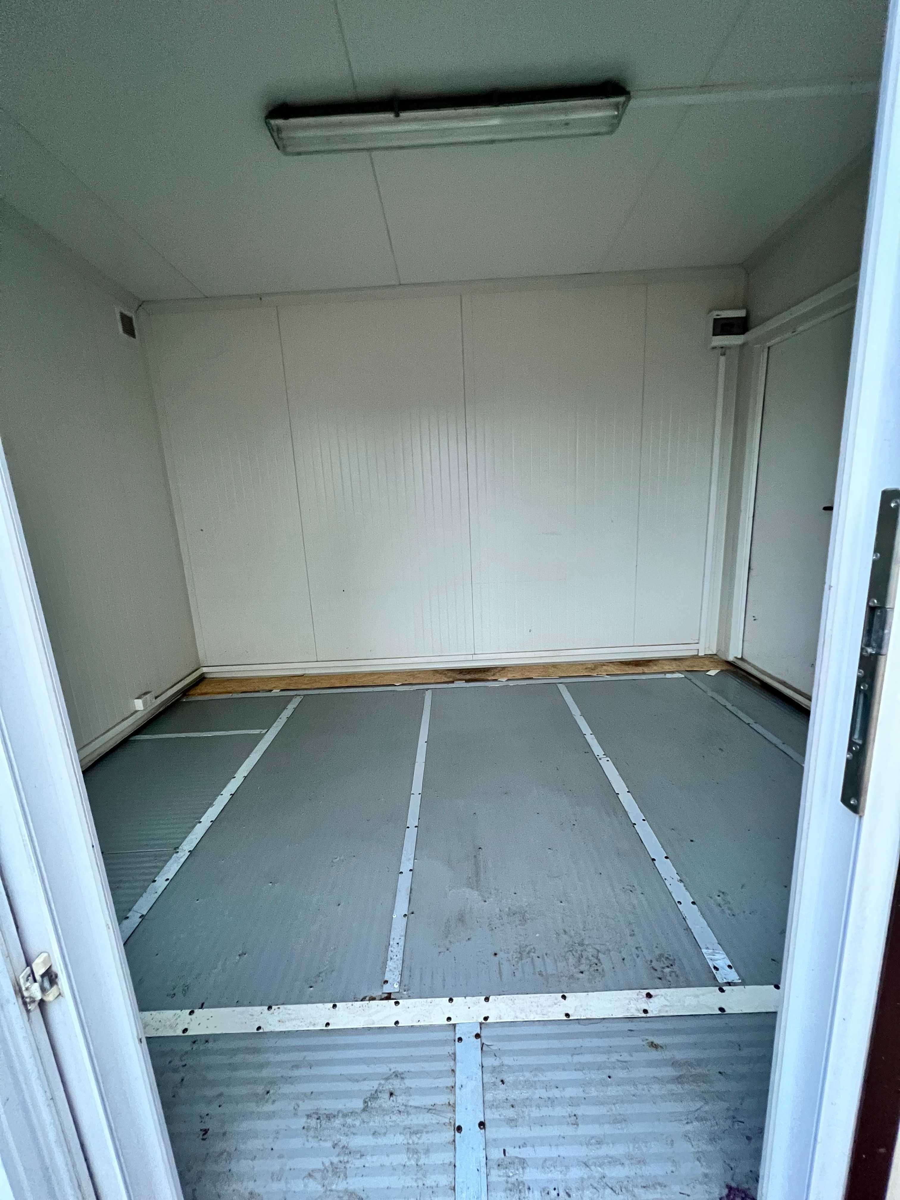 pawilon handlowy / kontener
