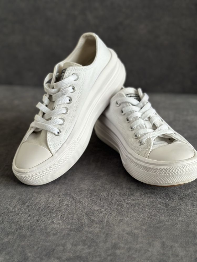 Converse (Chuck Taylor All Star Move Platform)