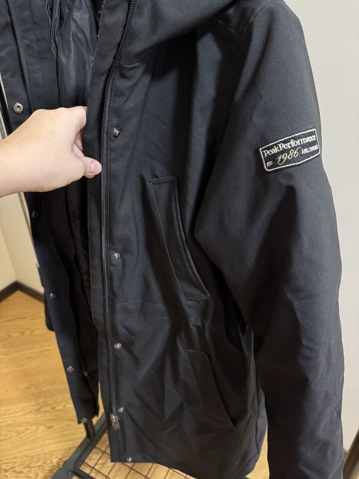 Пуховик парка Peak Performance