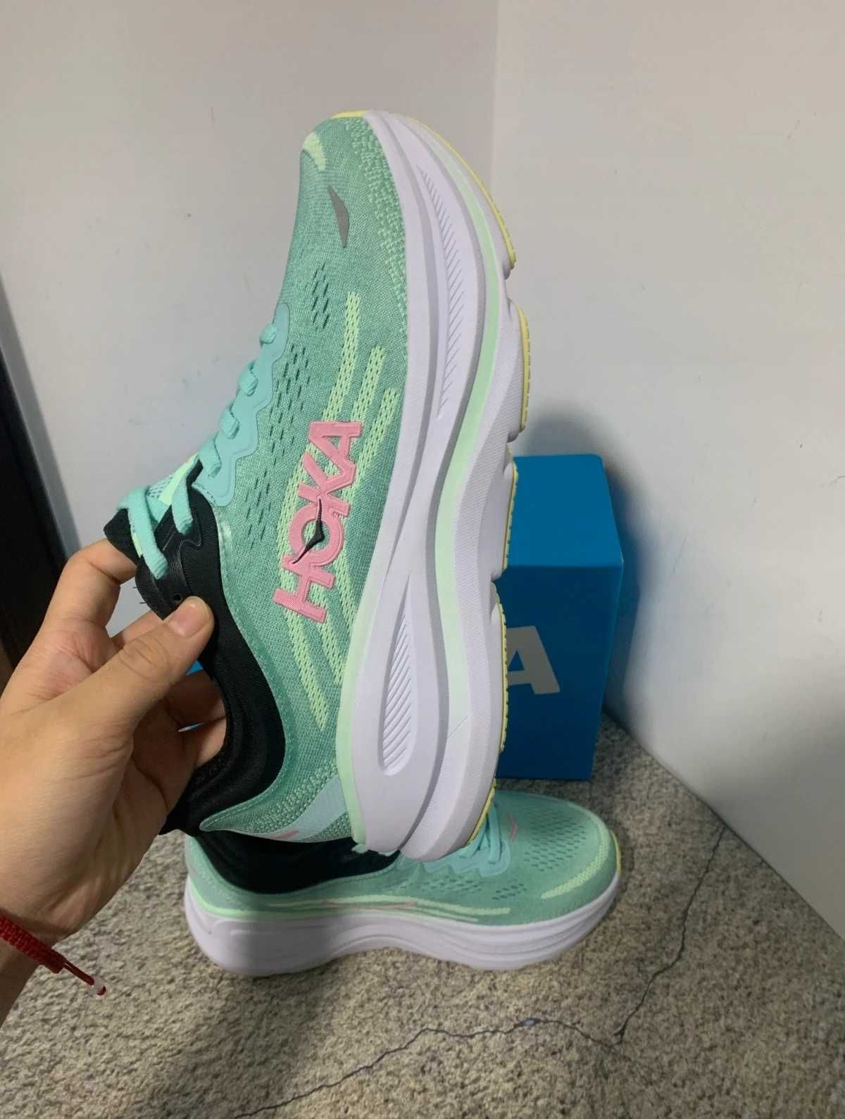 Hoka Bondi 9 Novos