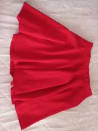 Красная юбка тонкая
