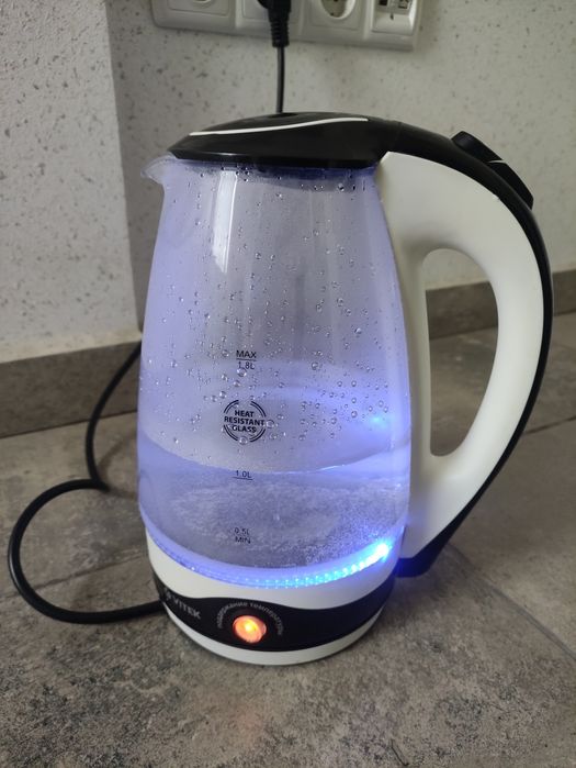 Электрочайник  Vitek.