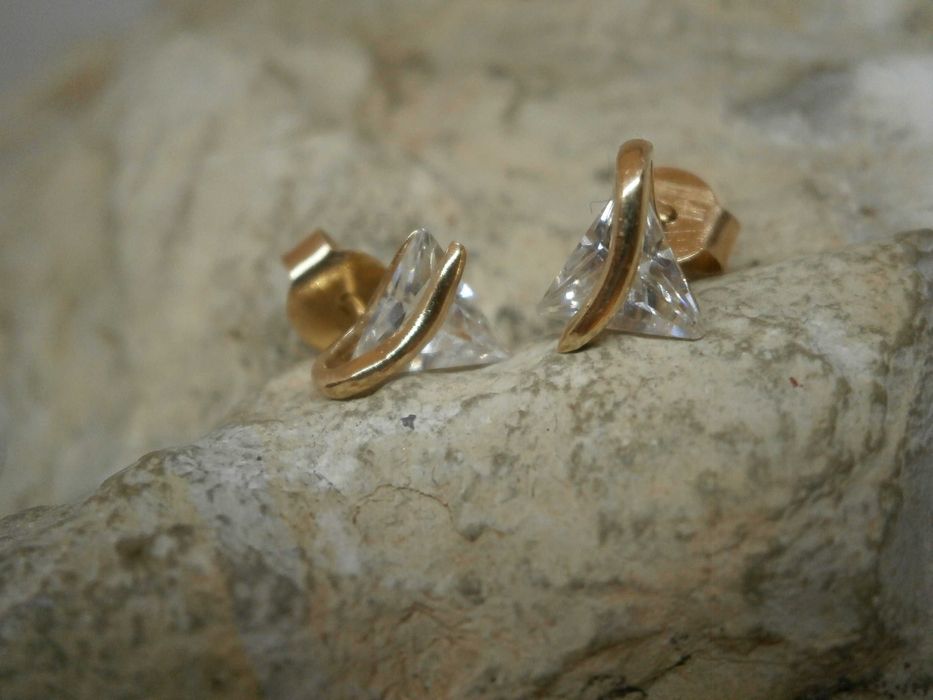 Złote Kolczyki 14 K-1,34 GR
