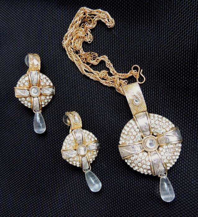 Набор бижутерии(серьги+кулон+цепочка). Индия, Есть выбор.